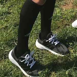 ADIDAS BLACK/WHITE RUNNING SNEAKERS